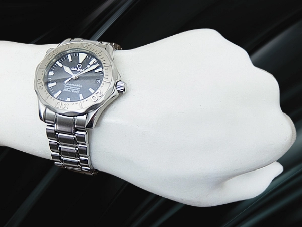 オメガ シーマスター 300m プロフェッショナル クロノメーター Ref.168.1643 Cal.1120 SS 黒波模様ダイヤル ブレス装着 オートマチック OMEGA Seamaster PROFESSIONAL CHRONOMETER [代行おまかせコース]