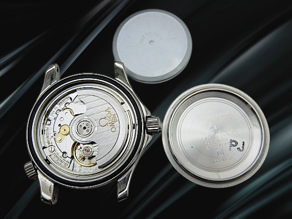 オメガ シーマスター 300m プロフェッショナル クロノメーター Ref.168.1643 Cal.1120 SS 黒波模様ダイヤル ブレス装着 オートマチック OMEGA Seamaster PROFESSIONAL CHRONOMETER [代行おまかせコース]