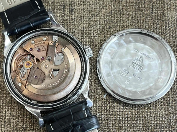 オメガ OMEGA コンステレーション 12角 クロスライン ブラック文字盤 Cal.561 クロノメーター