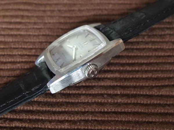 オメガ デビル レディース SS トノー シルバーダイヤル オートマチック OMEGA DE VILLE 美品