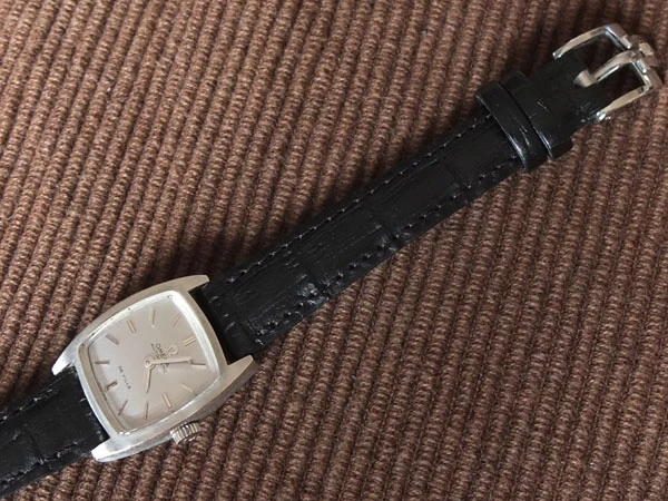 オメガ デビル レディース SS トノー シルバーダイヤル オートマチック OMEGA DE VILLE 美品