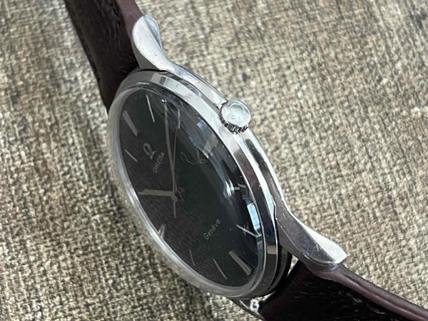 オメガ OMEGA ジュネーブ ブラック文字盤 131.003 尾錠付属