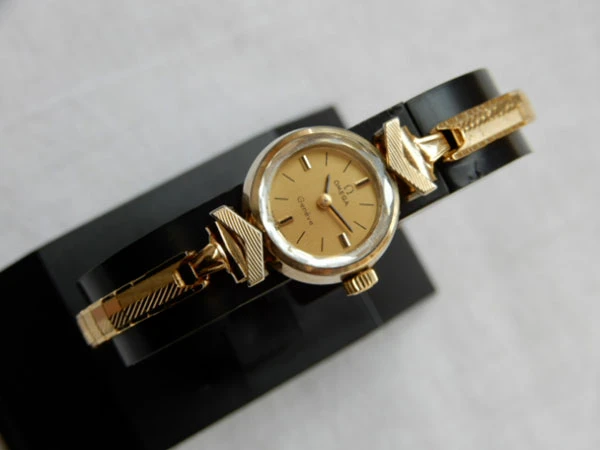 オメガ ジュネーブ レディース  Cal.485  Ref.511.313 2針 手巻き ゴールドカラー OMEGA GENEVE