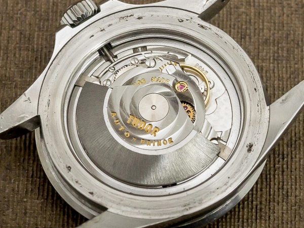 チュードル サブマリーナ Ref.7016 イカサブ・スノーフレーク ブラックダイヤル OH済み TUDOR SUBMARINER Vintage  [ 代行おまかせコース ]