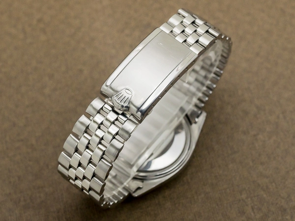 ロレックス デイトジャスト Ref.1601 18KWGフルーテッドベゼル 段落ちシルバーダイヤル アルファハンド ROLEX OYSTER PERPETUAL DATEJUST [ 代行おまかせコース ]