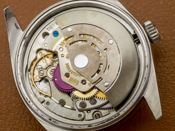 ロレックス デイトジャスト Ref.1601 18KWGフルーテッドベゼル 段落ちシルバーダイヤル アルファハンド ROLEX OYSTER PERPETUAL DATEJUST [ 代行おまかせコース ]