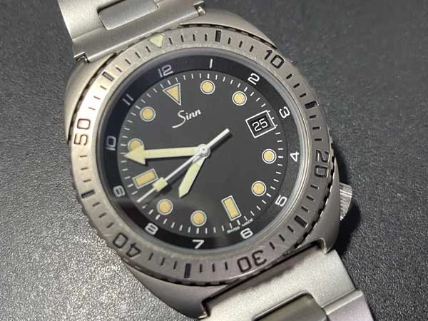 Sinn 8820 200m Titan Diver ジン 最初期チタン製ダイバーモデル 修理明細書付属