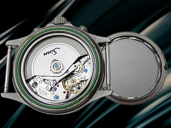 ジン 757 クロノグラフ Cal.7750 SS ブラックダイヤル オートマチック 世界限定250本 Sinn 757.P Fliegerstaffel Limited Edition [代行おまかせコース]