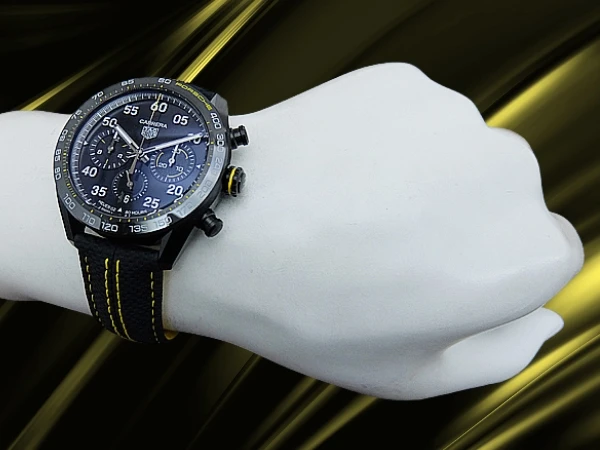 タグホイヤー カレラ クロノグラフ × ポルシェ リミテッドエディション Ref.CBN2A1H.BEE9385 限定1,500本 Cal.02 DLC/SS ブラックダイヤル 専用ストラップ装着 BOX・国内正規店ギャラ付属 TAG HEUER × PORSCHE CARRERA SPECIAL EDITION [代行おまかせコース]