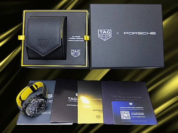 タグホイヤー カレラ クロノグラフ × ポルシェ リミテッドエディション Ref.CBN2A1H.BEE9385 限定1,500本 Cal.02 DLC/SS ブラックダイヤル 専用ストラップ装着 BOX・国内正規店ギャラ付属 TAG HEUER × PORSCHE CARRERA SPECIAL EDITION [代行おまかせコース]