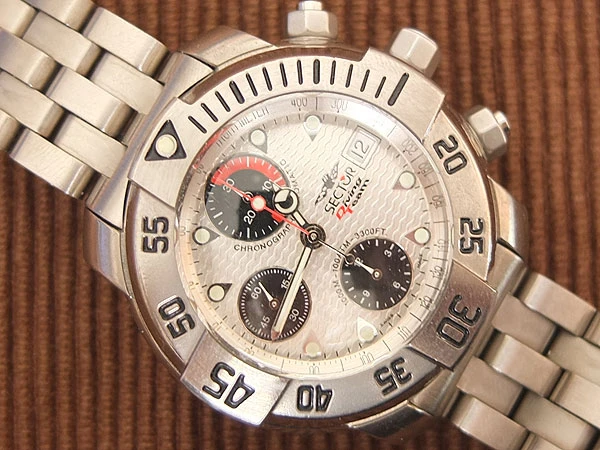 セクター SECTOR ダイビングチーム1000 チタン ダイバークロノグラフ SECTOR ホワイト文字盤 美品