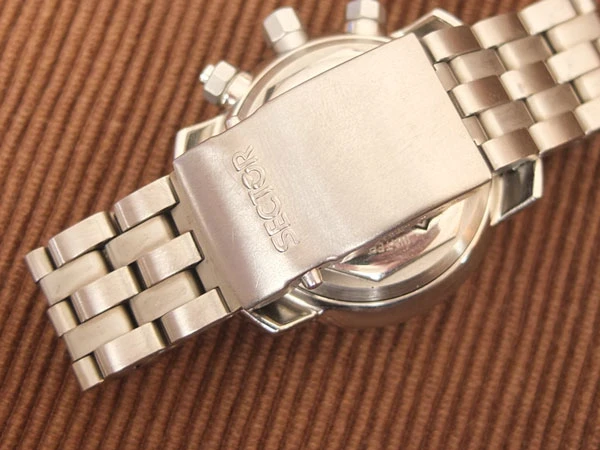 セクター SECTOR ダイビングチーム1000 チタン ダイバークロノグラフ SECTOR ホワイト文字盤 美品