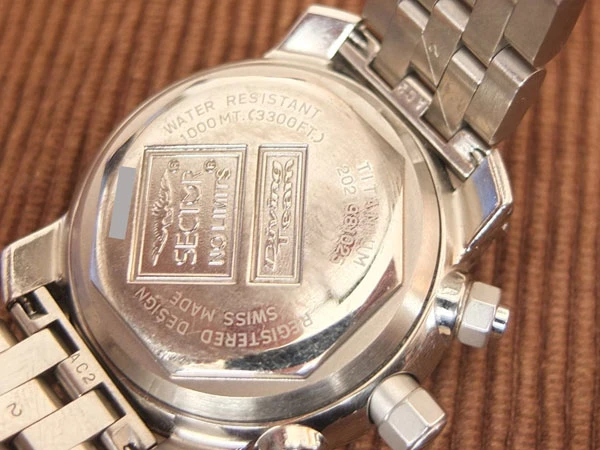 セクター SECTOR ダイビングチーム1000 チタン ダイバークロノグラフ SECTOR ホワイト文字盤 美品