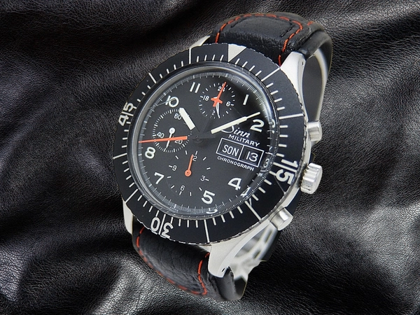 ジン 156B ミリタリー クロノグラフ SS ブラックダイヤル デイデイト 社外レザー装着 オートマチック Sinn 156B CHRONOGRAPH [代行おまかせコース]