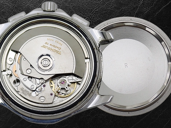 タグホイヤー アクアレーサー Ref.CAF2010.BA0815 キャリバー16 SS ブラックダイヤル ワンプッシュ式3連ブレス装着 BOX・ギャラ付属 TAG HEUER AQUARACER [代行おまかせコース]