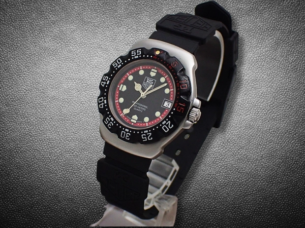タグホイヤー プロフェッショナル 200M フォーミュラ1 Ref.374.513 SS/Fibre Glass ブラックダイヤル ラバー系ストラップ装着 ボーイズサイズ クオーツ BOX・取説付属 TAG HEUER PROFESSIONAL FORMULA 1 [代行おまかせコース]