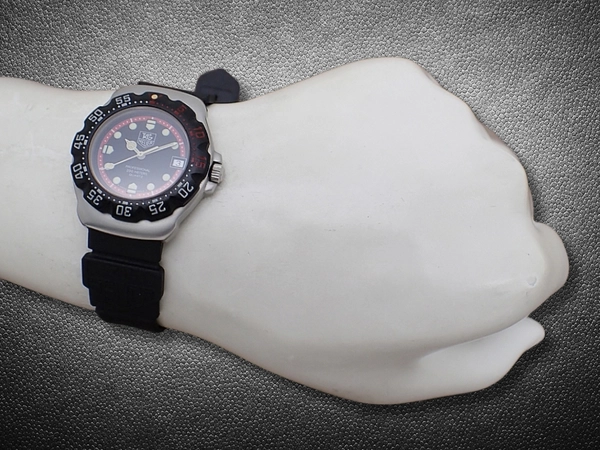 タグホイヤー プロフェッショナル 200M フォーミュラ1 Ref.374.513 SS/Fibre Glass ブラックダイヤル ラバー系ストラップ装着 ボーイズサイズ クオーツ BOX・取説付属 TAG HEUER PROFESSIONAL FORMULA 1 [代行おまかせコース]