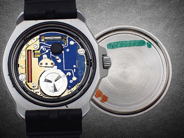 タグホイヤー プロフェッショナル 200M フォーミュラ1 Ref.374.513 SS/Fibre Glass ブラックダイヤル ラバー系ストラップ装着 ボーイズサイズ クオーツ BOX・取説付属 TAG HEUER PROFESSIONAL FORMULA 1 [代行おまかせコース]