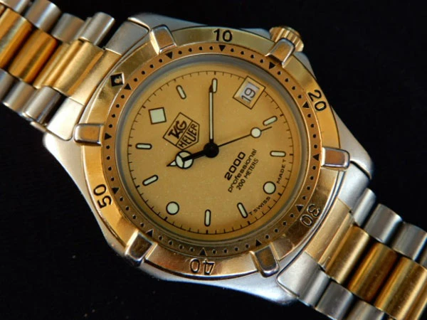 タグホイヤー 2000 PROFESSIONAL 200 METERS Ref.964.013 クォーツ ダイバー TAG HEUER