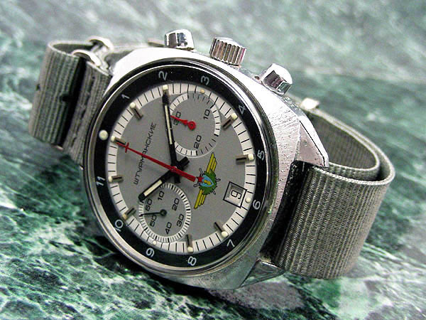 新作人気モデル シュトゥルマンスキー クロノグラフ ロシア 腕時計 手
