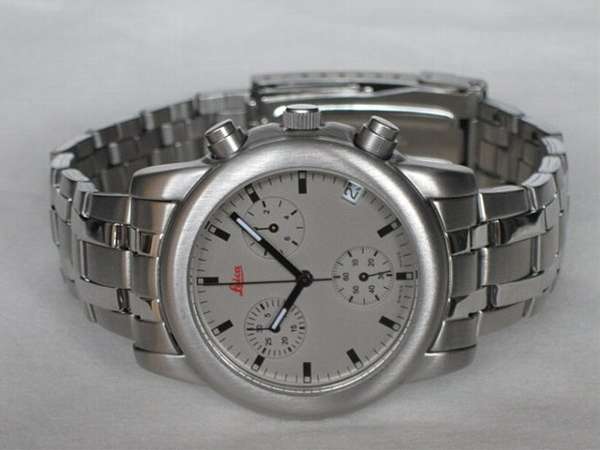 ライカ クオーツ クロノグラフ カレンダー付き スイス製 腕時計 LEICA 
