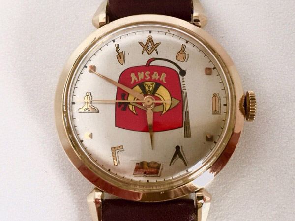 ヴィンテージ　アンティーク時計 オメガ 手巻き式 腕時計 フリーメイソンよろしくお願いします