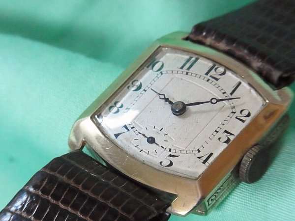 無銘 金無垢 手巻式 18ミリ幅ベルト男性用サイズのアンティーク時計