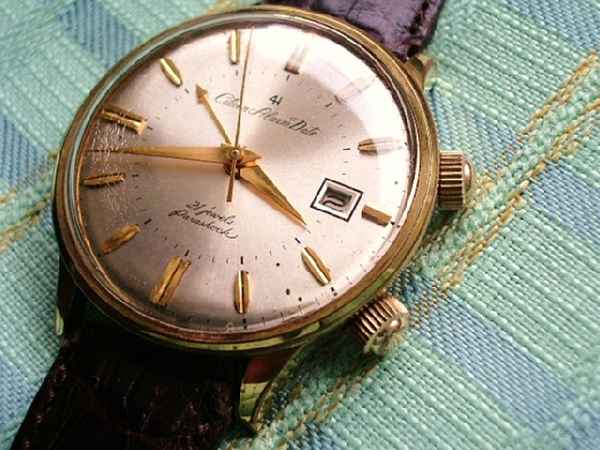 シチズン アラーム デイト 21石 手巻式 国産初のアラーム腕時計の「4H 