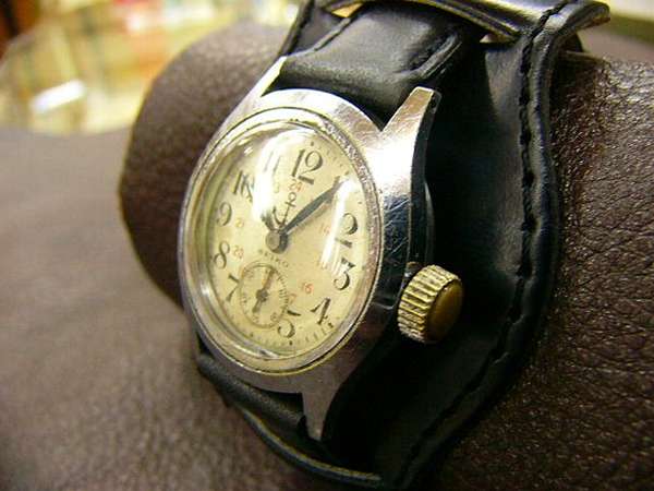 セイコー 精工舎 逸品 第二次大戦時 海軍腕時計(二重ケース)オリジナル 年代物にしてはかなり美品 OH済 社外新品軍用タイプ本革ベルト付
