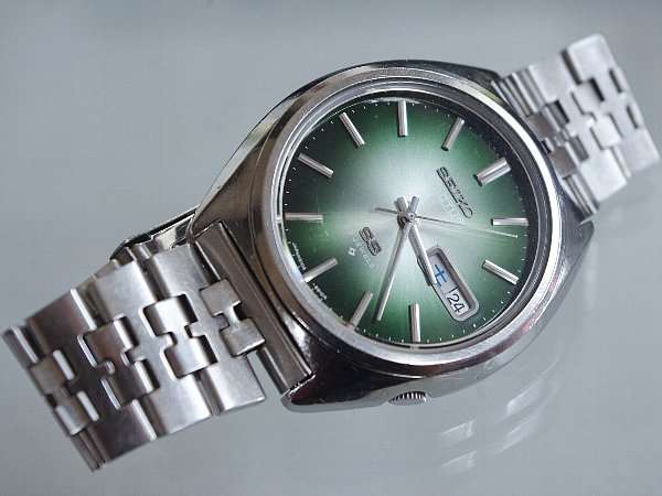 動作品　SEIKO セイコー5 アクタス　腕時計　グリーン　6106-8670