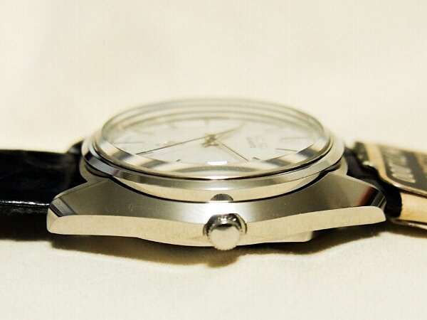 ７０年代のSEIKOQUA70年代 ビンテージ SEIKO セイコー クォーツ 3803-7030 腕時計
