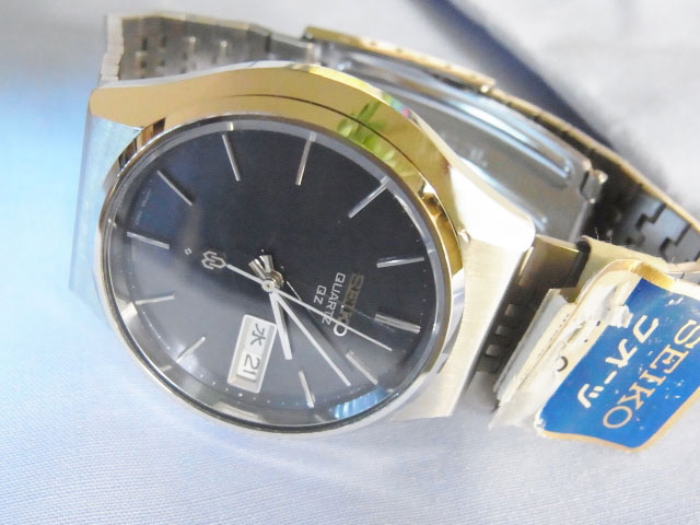 セイコー SEIKO QZ 1974年製 諏訪セイコー製の日本製 アンティークの