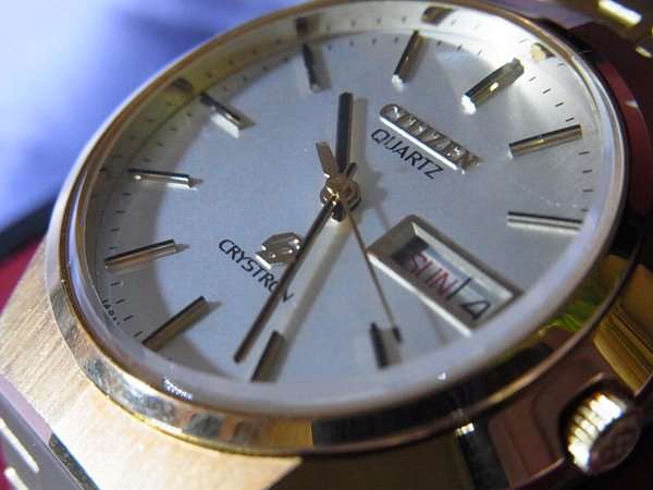 シチズン 1976年製 未使用品 クリストロン 裏蓋シール付き 箱入り CRYSTRON かなり綺麗な長期保管品 セイコー クォーツのライバル機  アンティーウオッチマンはROLEX（ロレックス）・OMEGA（オメガ）・TUDOR（チュードル）などアンティーク腕時計の委託通販専門店—時計の ...