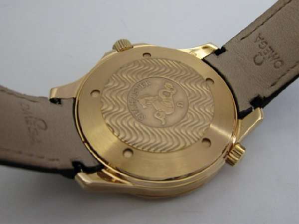 オメガ シーマスタープロ300m 18krg無垢 日本未発売 超美品 時計の委託通販 アンティーウオッチマン
