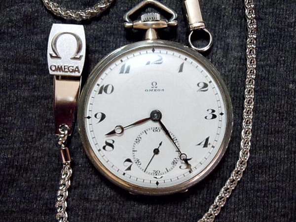 オメガ 銀無垢 1910年代 中蓋式懐中時計 希少な未使用オメガSSチェーン 