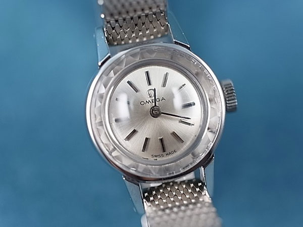オメガ プラチナ950ケース ダイヤカットガラス レディース 手巻き アンティーウオッチマンはROLEX（ロレックス）・OMEGA（オメガ ）・TUDOR（チュードル）などアンティーク腕時計の委託通販専門店—時計の委託・アンティーウオッチマン